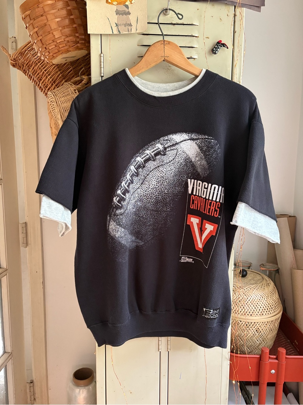 Front Row by Salem Sportswear Vintage Virginia Cavaliers sweatshirt